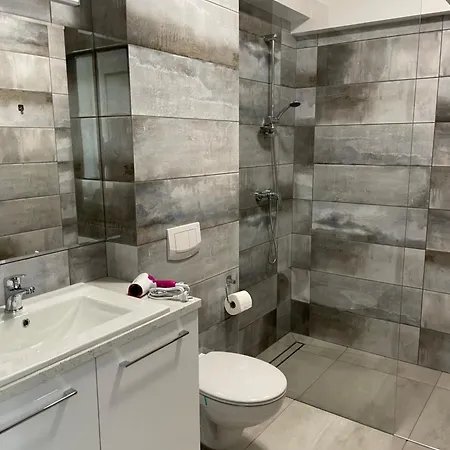 Aparthotel Akant *